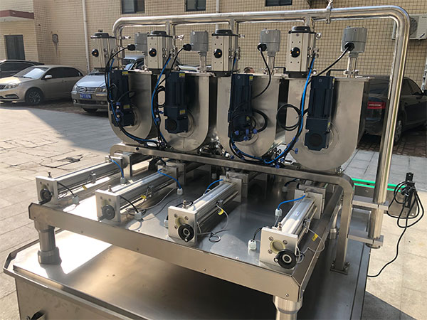 直線式多頭醬料灌裝機械細節(jié)圖