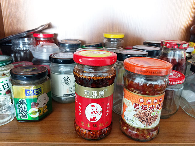 牛肉醬灌裝機(jī)專(zhuān)業(yè)生產(chǎn)廠(chǎng)家設(shè)備車(chē)間展示