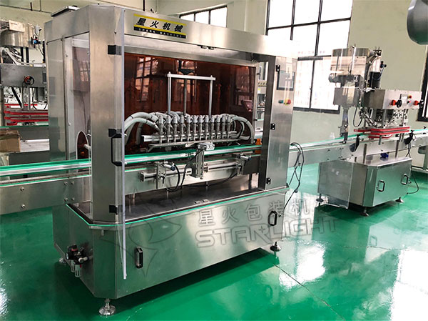 牛肉醬灌裝機(jī)設(shè)備-全自動(dòng)牛肉醬灌裝加工生產(chǎn)線實(shí)拍圖